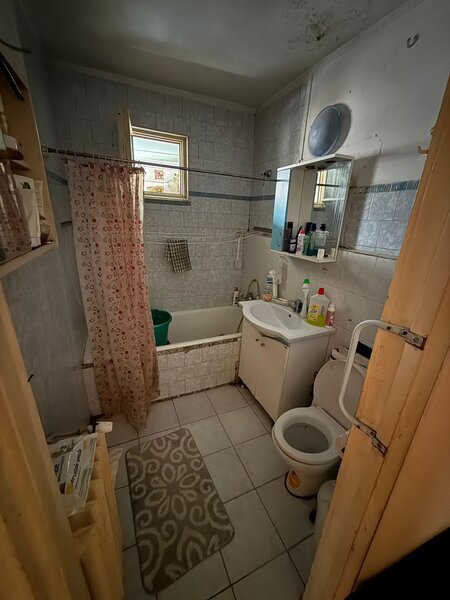 Titan Liviu Rebreanu etj 1, geam baie