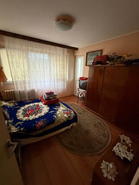 Titan Liviu Rebreanu etj 1, geam baie